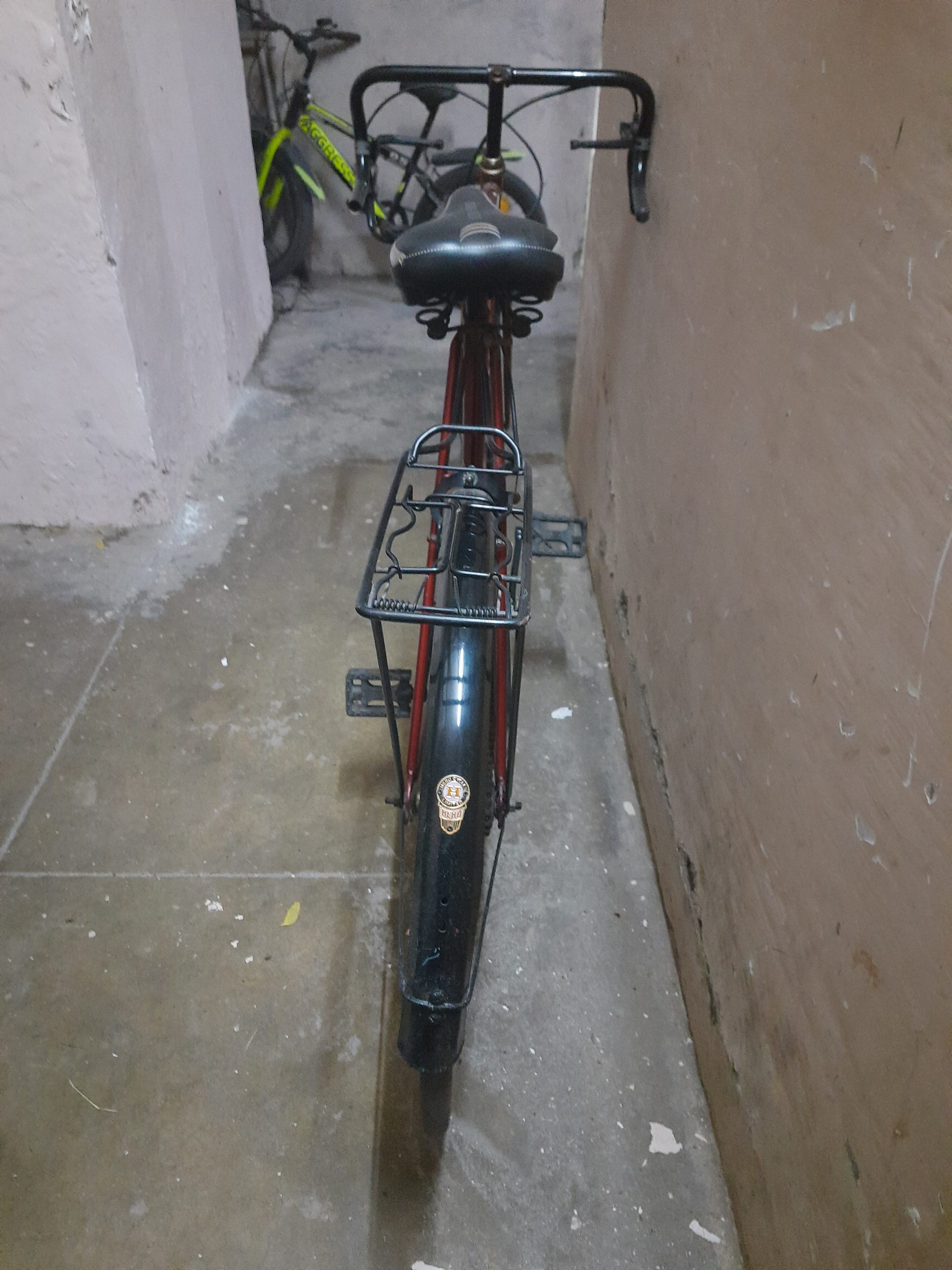 Hero Cycle Model Hawk