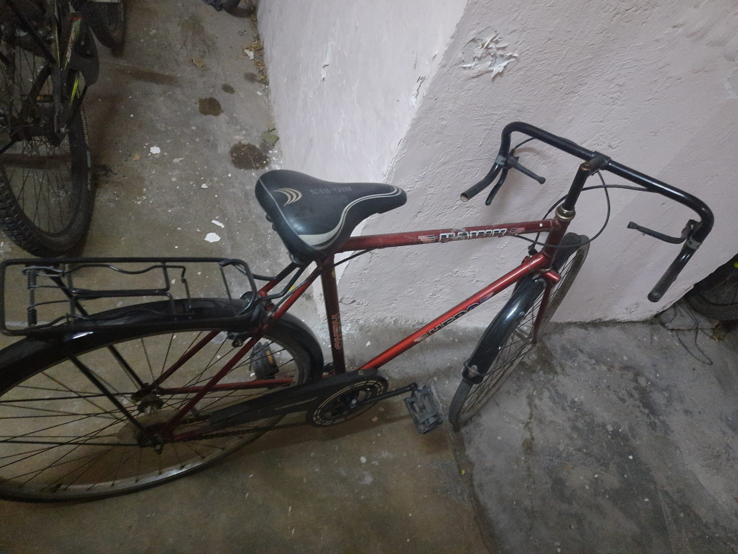 Hero Cycle Model Hawk