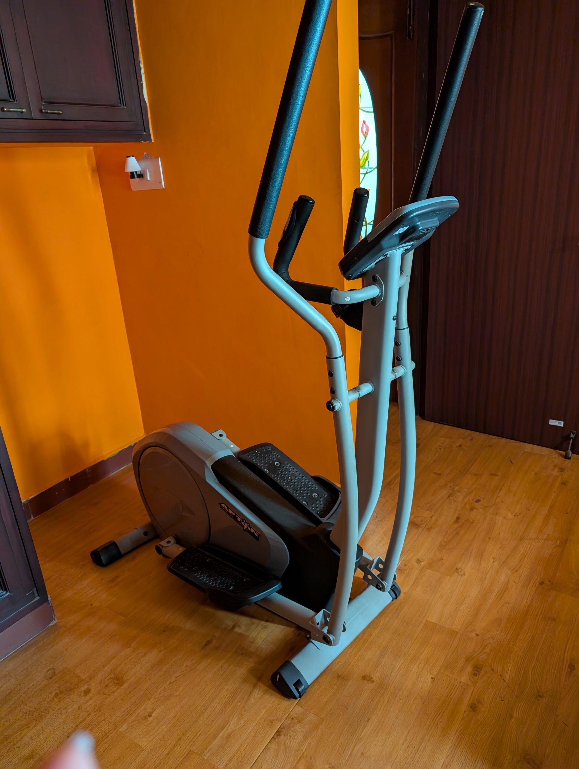 Elliptical cross trainer – negotiable