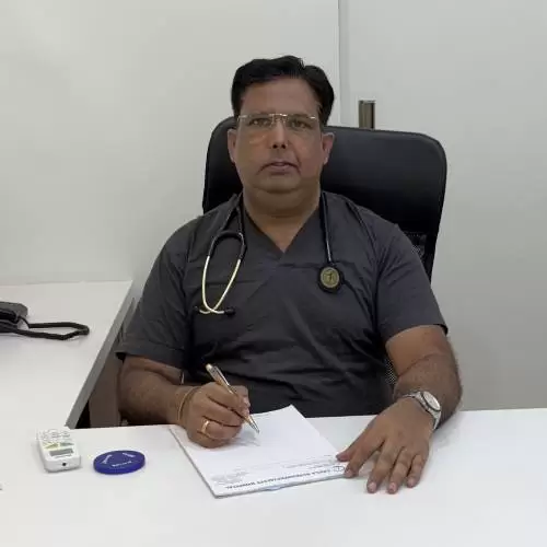 Dr. Sarang Barbind – Consultant Physician, Diabetologist, and Thyroid Specialist | Best General Phys