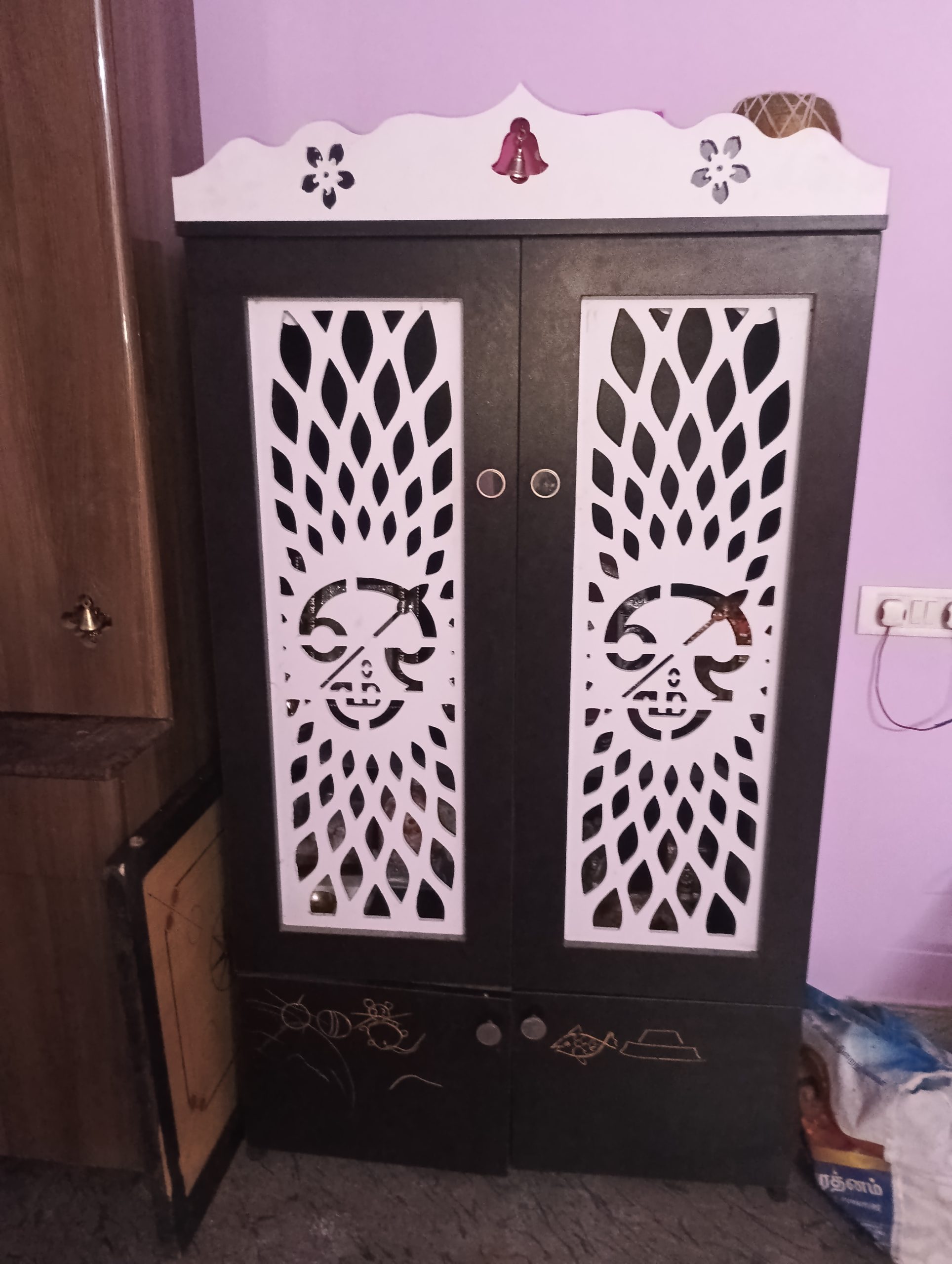 Pooja cabinet(5’x3’x1′)