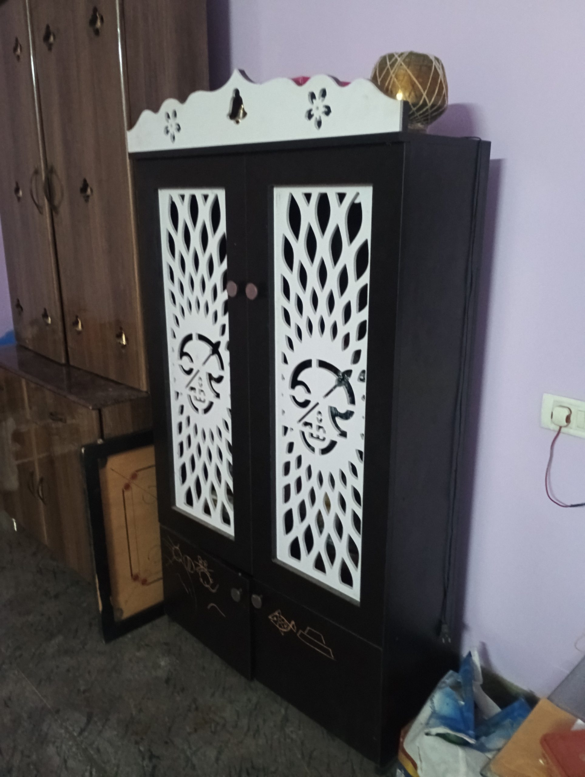 Pooja cabinet(5’x3’x1′)