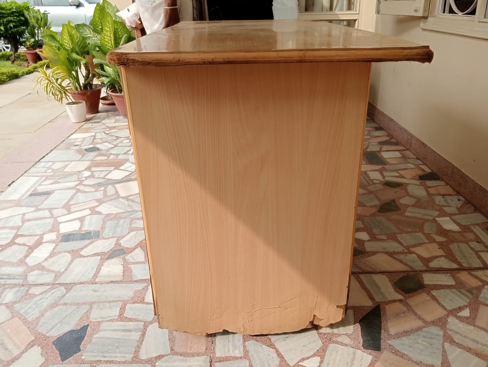 A Strong & Good Quality Computer Table for Resale